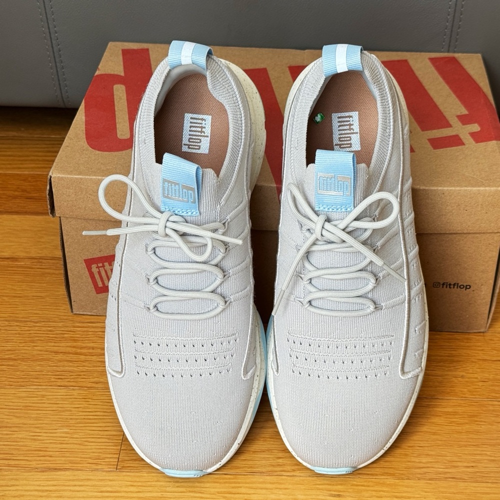 NWT Vitamin FF super-knit pull-on trainer